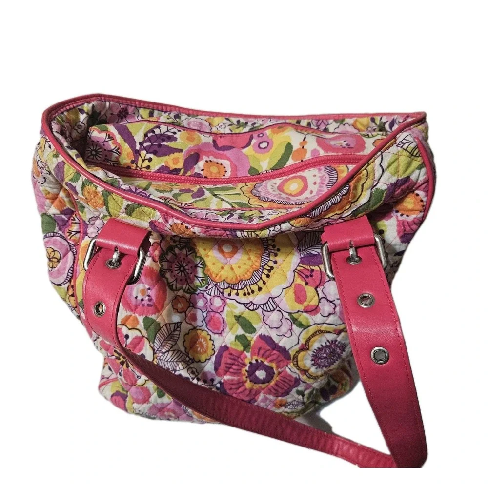 Vera Bradley Large Zip‎ Purse with inside Zip pockets Floral  Pink